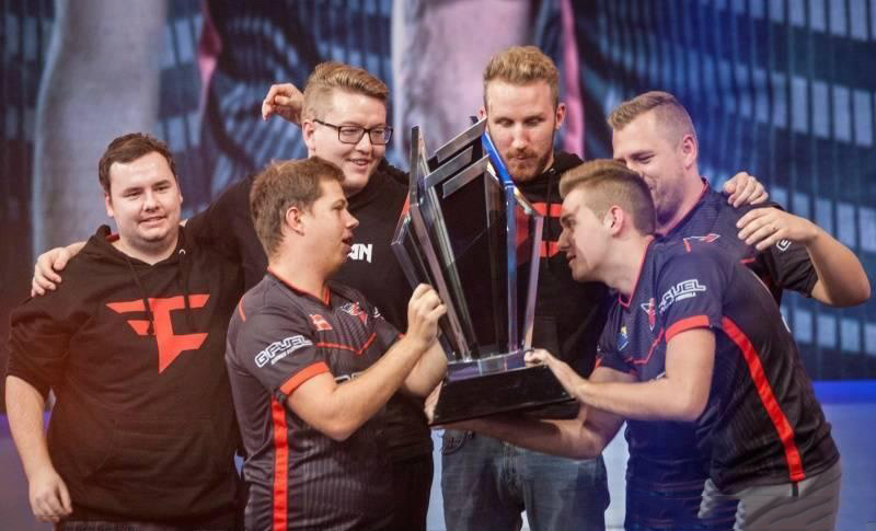 霍亚铁血安贝萨名副其实。贝卢加占据优势。兰博被抓并被沉默。 ThunderTalk Gaming 击败了 Team WE 。