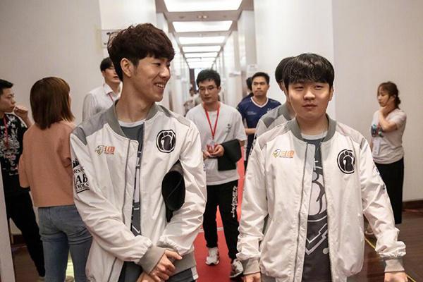 ESL强制要求队伍在里约和亚特兰大预选赛之间做出选择，以确保“所有参与者的公平性”