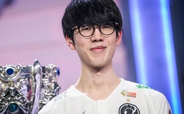 T1连胜纪录被断，最长连胜纪录依旧是EDG的26连胜